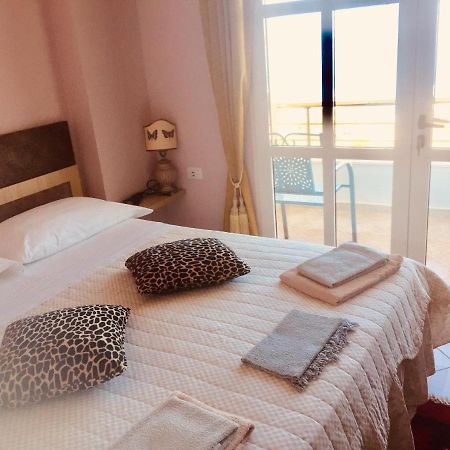 Casa Vacanze Nail Vlorë エクステリア 写真